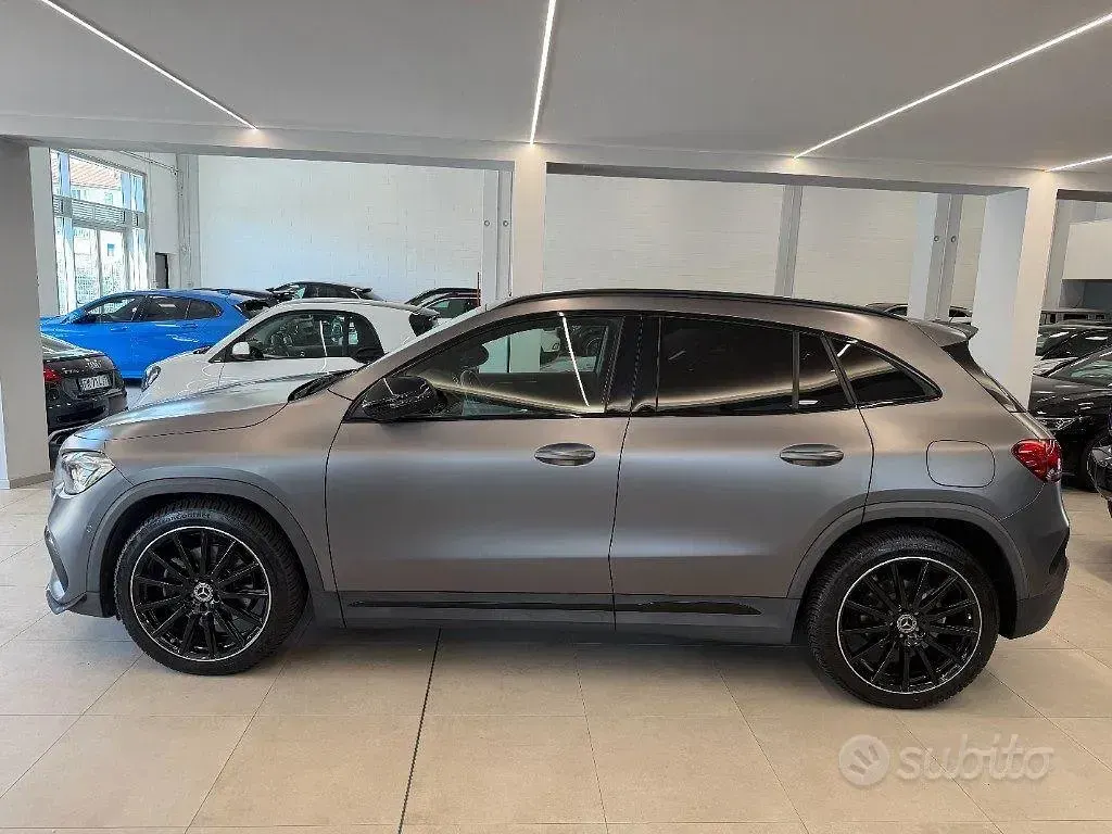 Usata Mercedes GLA200 Premium 150 CV (110 kW) 2022 Grigio scuro SUV