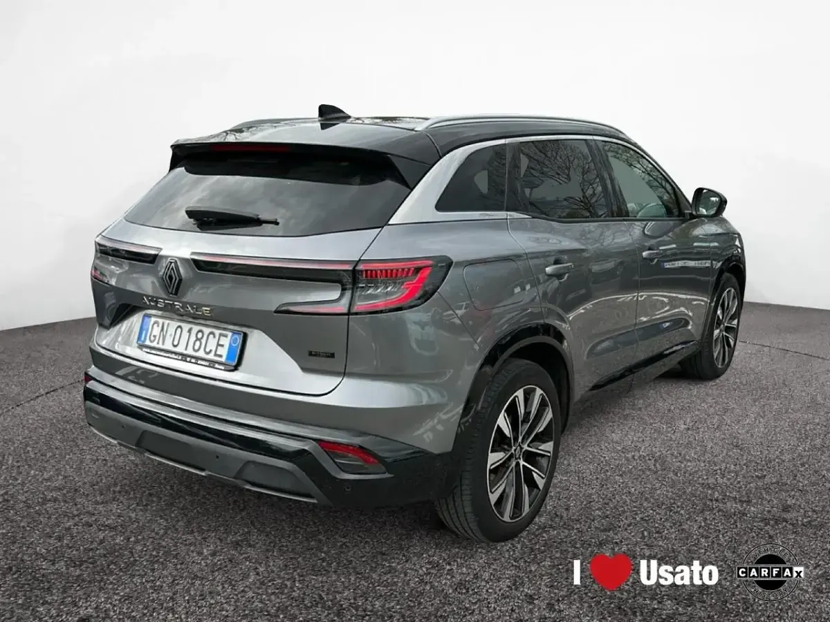 Usata Renault Clio Techno 200 CV (147 kW) 2023 Grigio Utilitaria