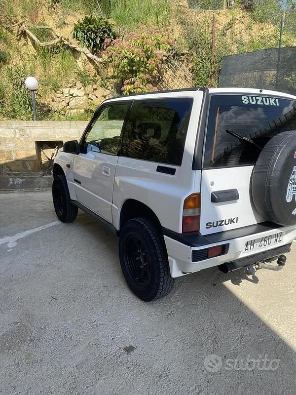 Usata Suzuki Vitara 1995 Bianco Berlina