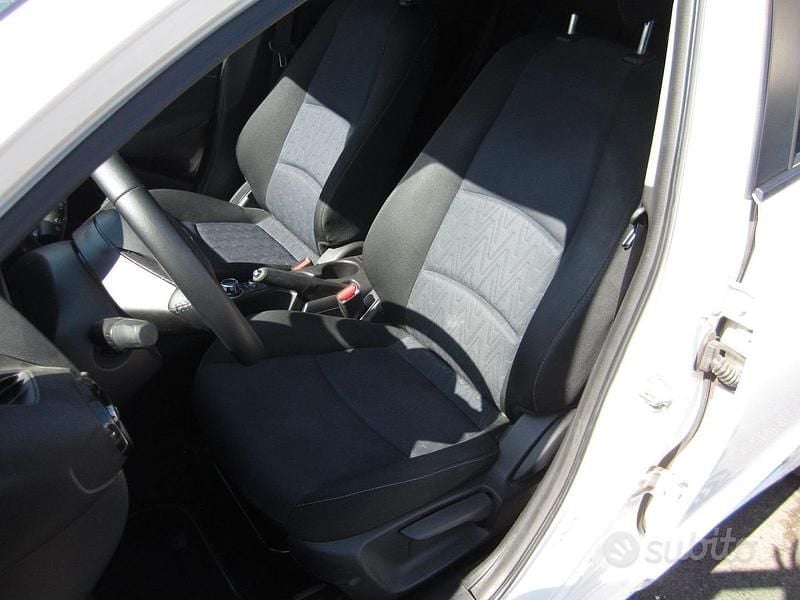 Usata Mazda 2 105 CV (77 kW) 2018 Bianco Berlina