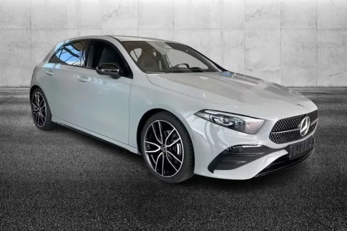 Usata Mercedes A200 AMG Line Premium 150 CV (110 kW) 2025 Grigio Berlina