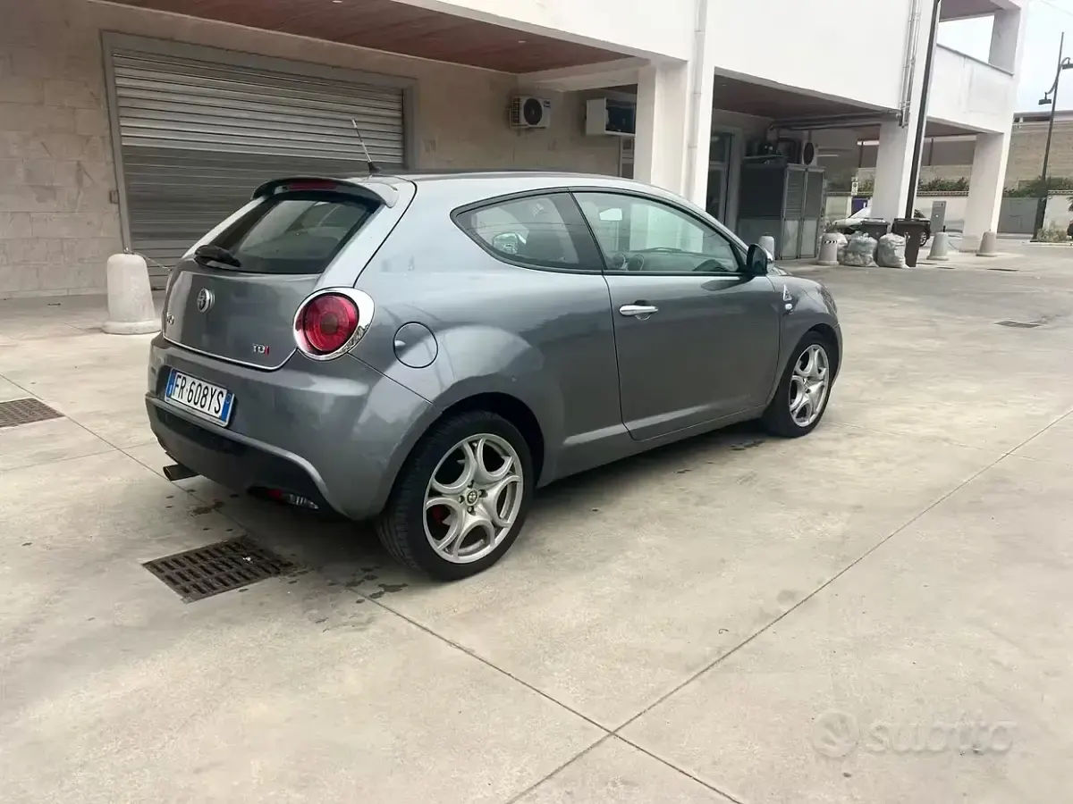 Usata Alfa Romeo MiTo Distinctive 95 CV (69 kW) 2010 Grigio Utilitaria