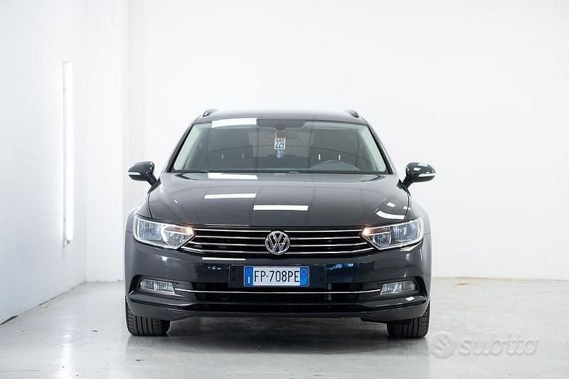 Usata VW Passat Executive 150 CV (110 kW) 2018 Grigio Station wagon