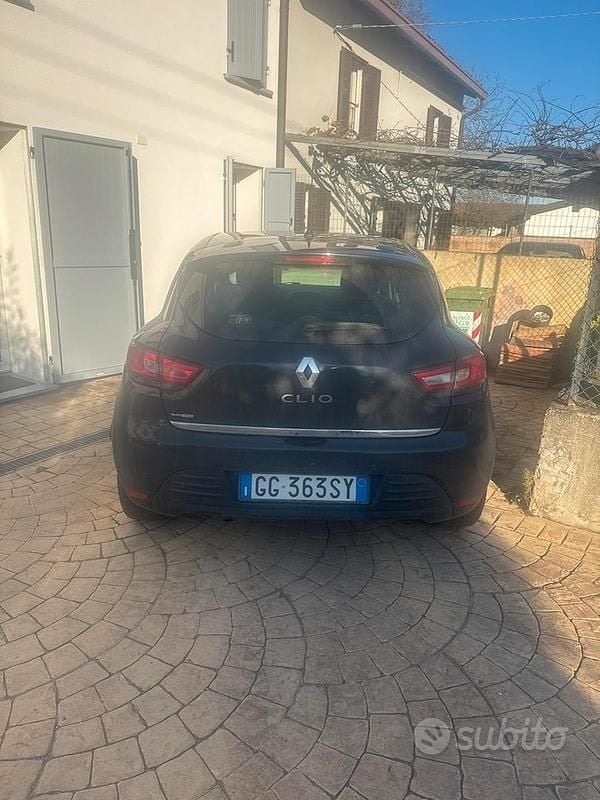 Nero Usata 2018 Renault Clio IV LIMITED Tre volumi | 6500 € - Immagine 1/4