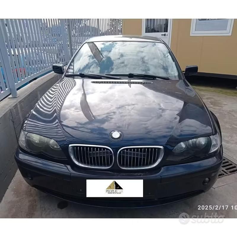 Usata BMW 320 Efficient Dynamics 150 CV (110 kW) 2003 Blu Berlina