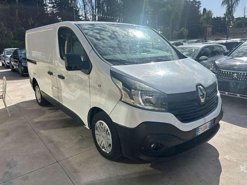 Usata Renault Trafic 120 CV (88 kW) 2015 Bianco Monovolume