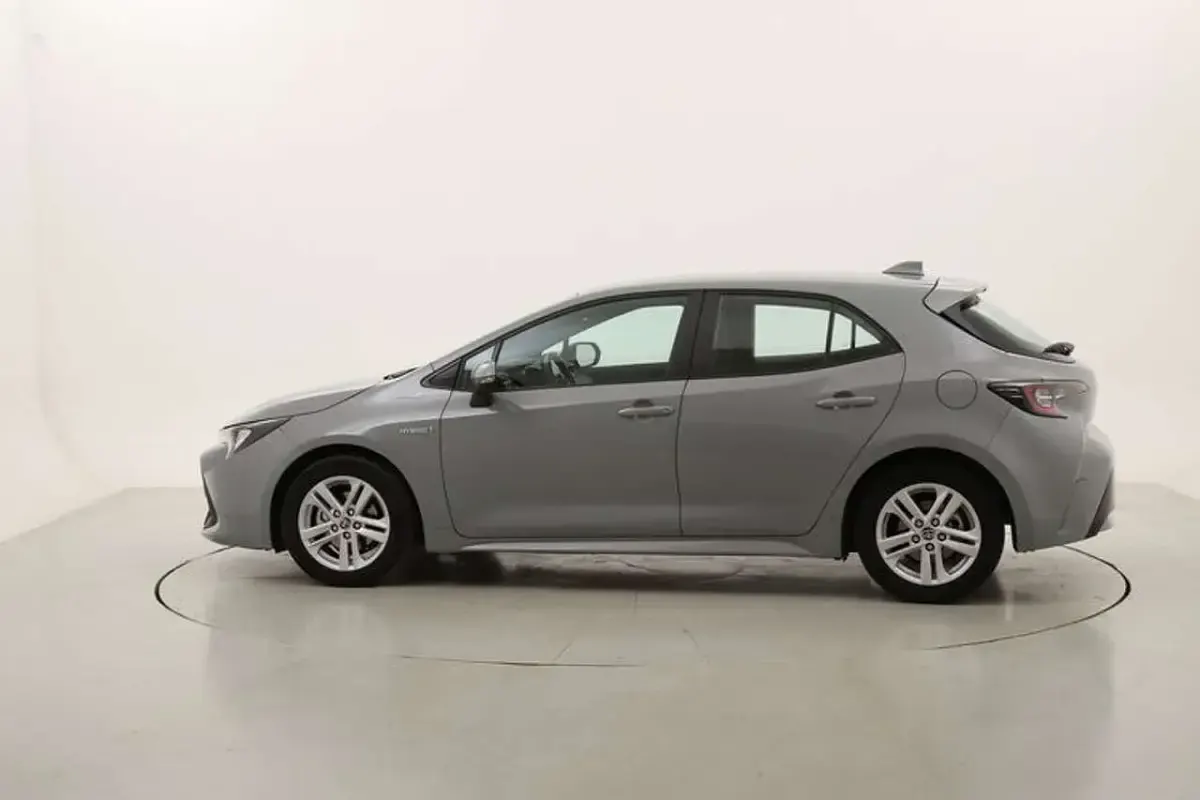 Usata Toyota Corolla Hybrid Business Edition 122 CV (89 kW) 2022 Grigio Berlina