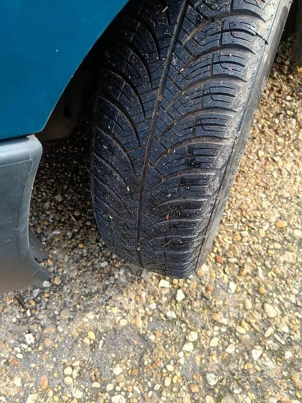 Usata 2001 Renault Kangoo Monovolume | 2300 € (Buon prezzo) - Immagine 1/4