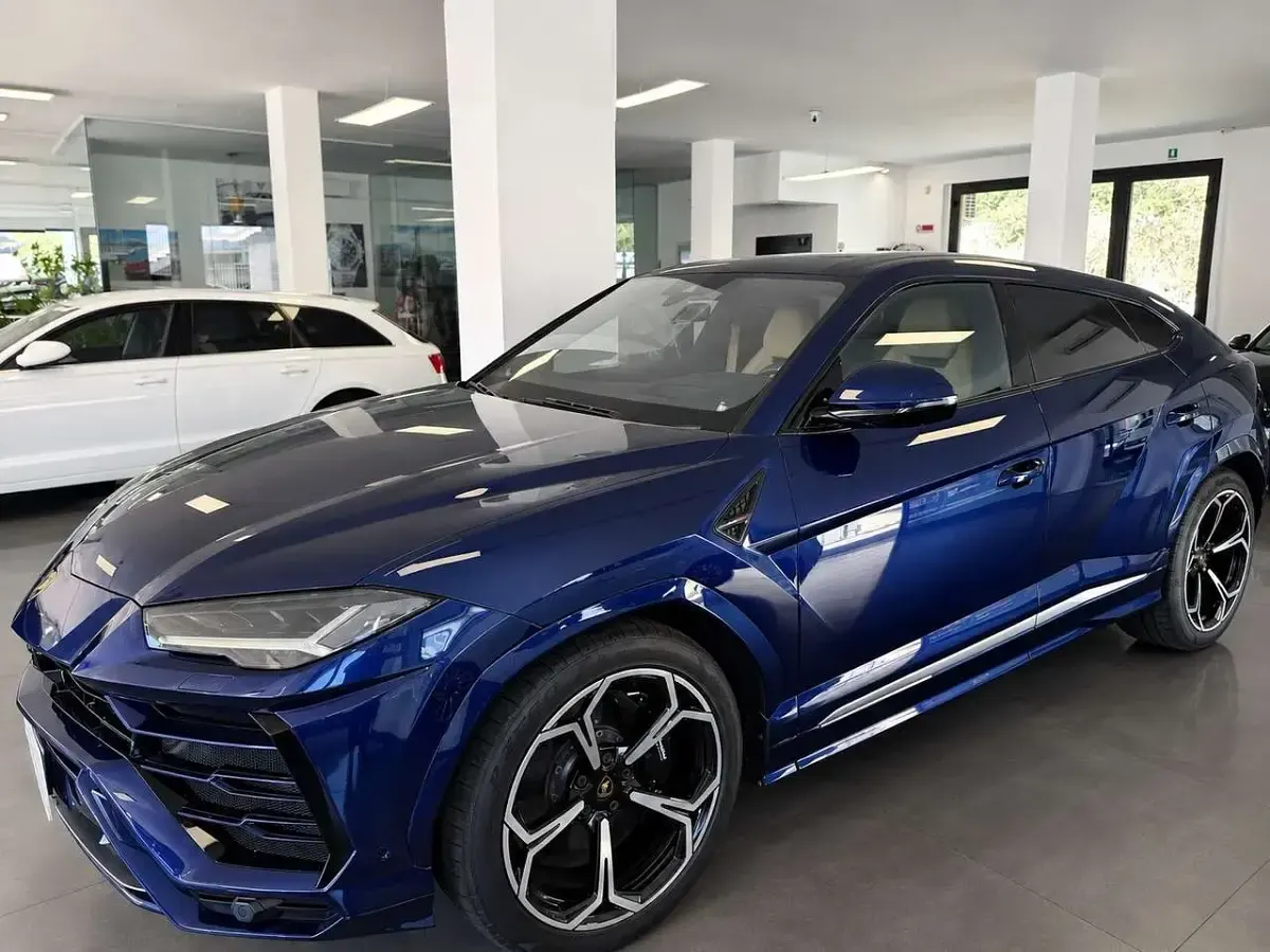 Usata Lamborghini Urus 650 CV (478 kW) 2018 Blu/azzurro SUV