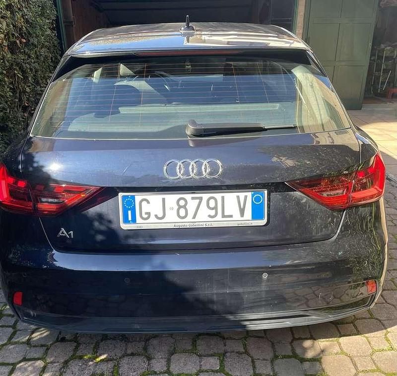 Usata Audi A1 Sportback Admired 95 CV (69 kW) 2022 Blu/azzurro Utilitaria