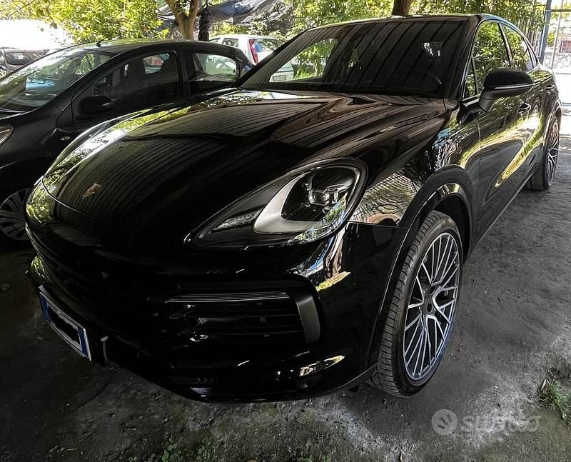 Nero Usata 2019 Porsche Cayenne SUV | 65.000 € (Molto cara) - Immagine 1/4
