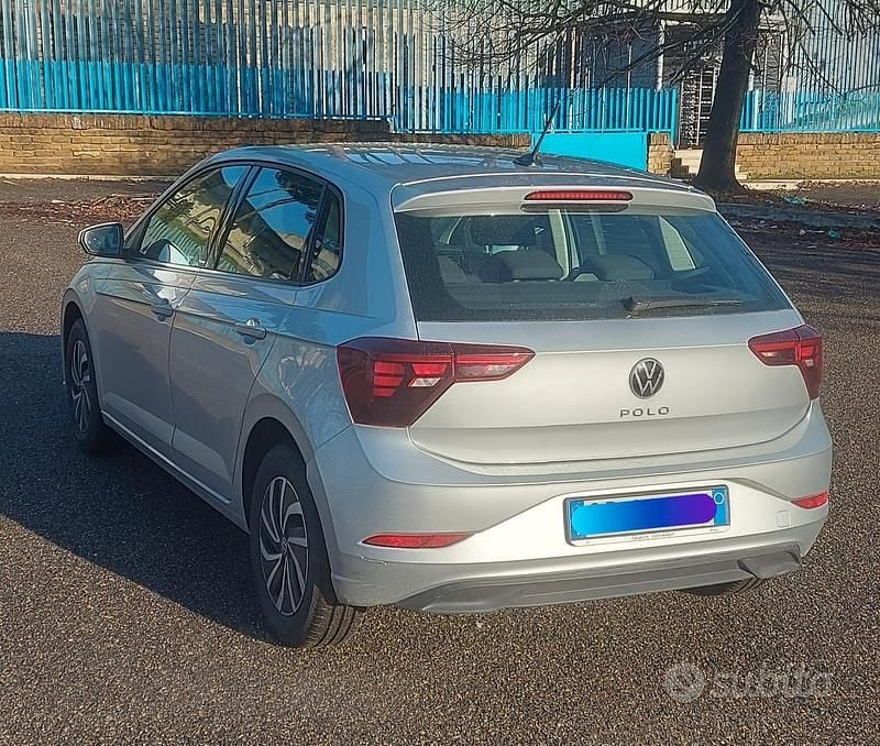 Usata VW Polo 80 CV (58 kW) 2023 Grigio Utilitaria