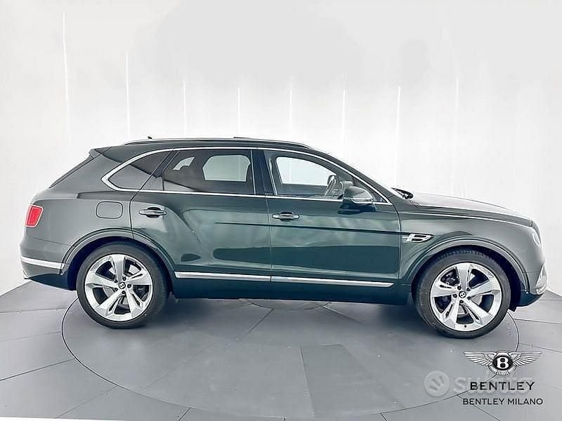Usata Bentley Bentayga 549 CV (403 kW) 2019 Verde SUV