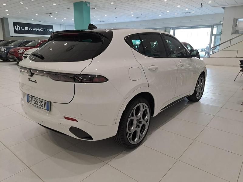 Second-hand Alfa Romeo Tonale 160 CP (117 kW) 2024 Alb SUV