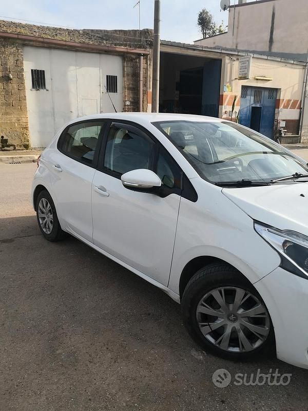 Usata Peugeot 208 2016 Bianco Utilitaria
