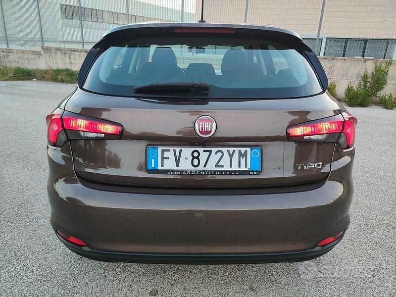 Usata Fiat Tipo 120 CV (88 kW) 2019 Marrone Berlina