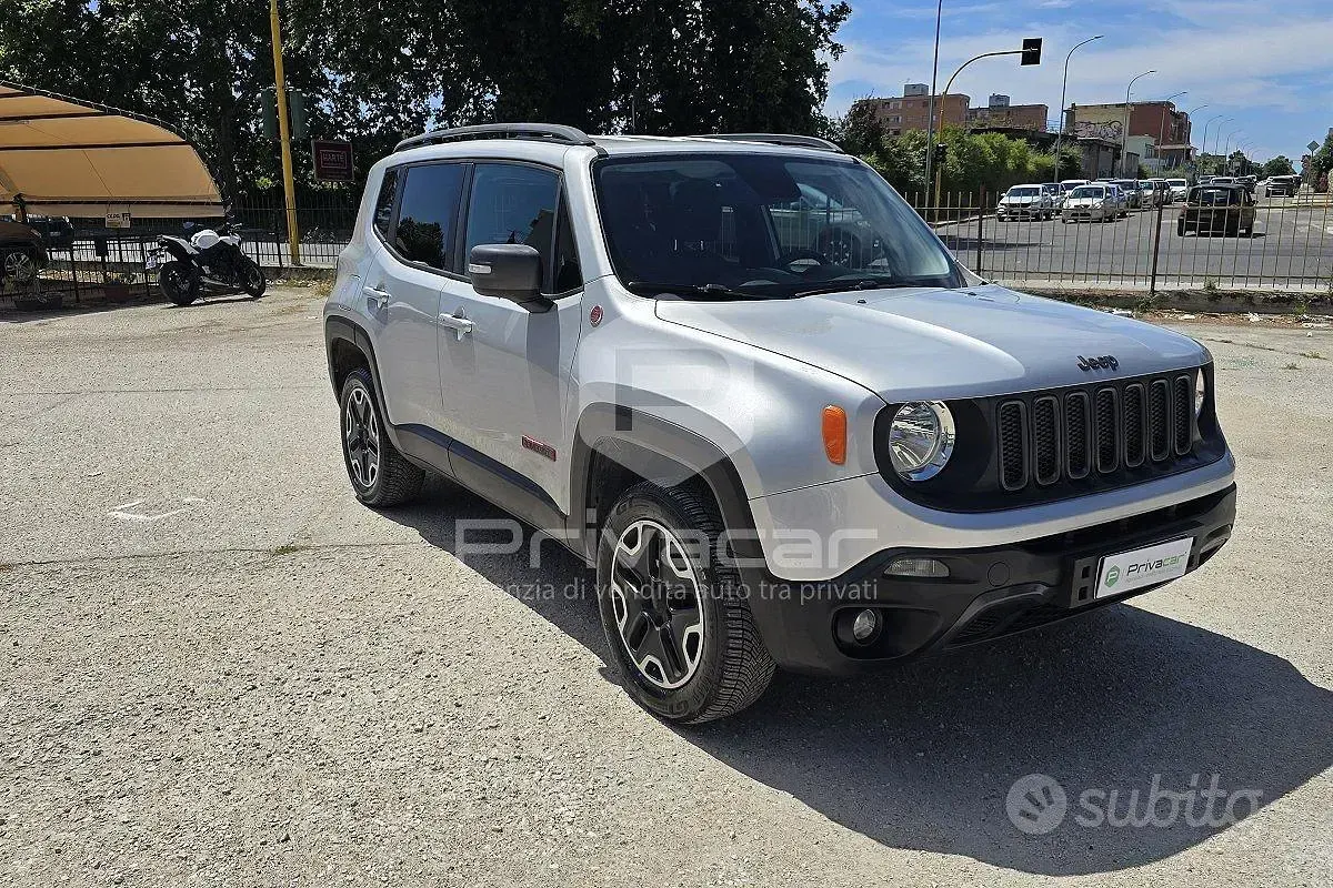 Usata Jeep Renegade Trailhawk 170 CV (125 kW) 2015 Grigio SUV