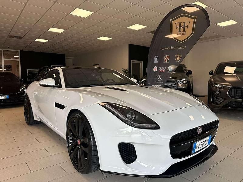 Usata Jaguar F-Type R-Dynamic 300 CV (220 kW) 2019 Bianco Coupé