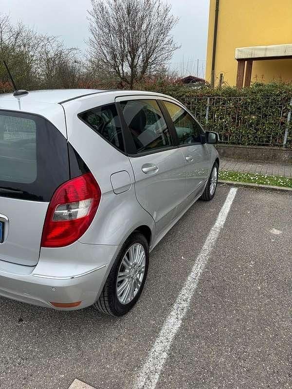 Usata Mercedes A160 95 CV (69 kW) 2010 Argento Monovolume
