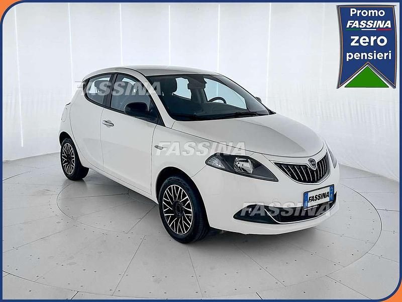 Bianco Usata 2024 Lancia Ypsilon S Due volumi | 14.900 € (Buon prezzo) - Immagine 1/4
