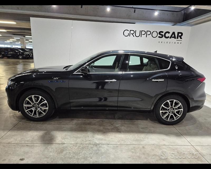 Usata Maserati Levante 330 CV (242 kW) 2022 Nero SUV