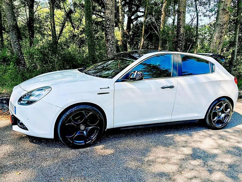 Usata Alfa Romeo Giulietta 200 CV (147 kW) 2012 Bianco Utilitaria