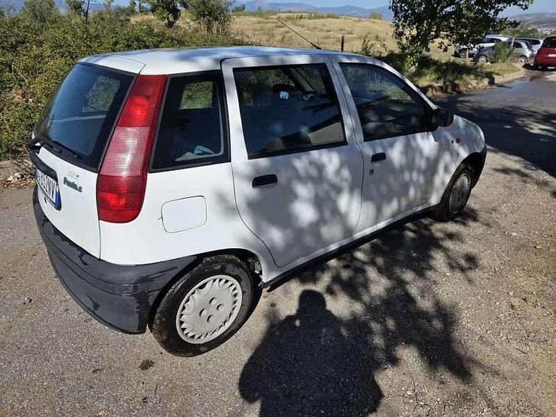Usata Fiat Punto S 54 CV (39 kW) 1996 Bianco Utilitaria