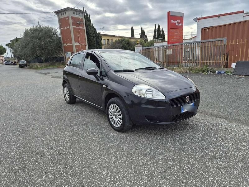 Other Usata 2014 Fiat Punto Lounge Tre volumi | 3199 € (Super prezzo) - Immagine 1/4