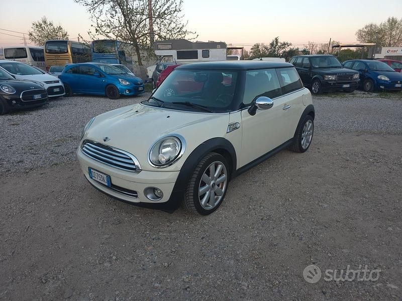 Usata Mini Cooper 119 CV (87 kW) 2010 Giallo Utilitaria