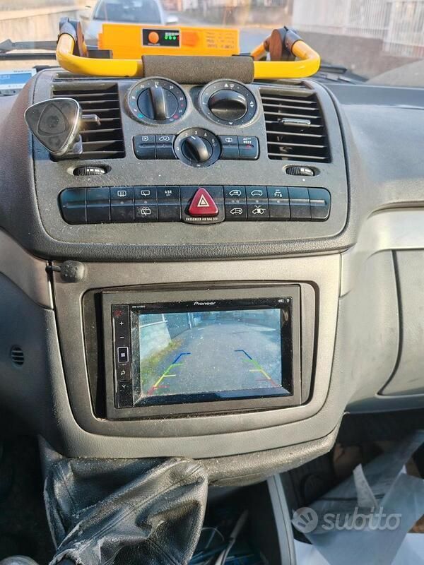 Grigio Usata 2004 Mercedes Viano Monovolume | 6000 € - Immagine 1/4