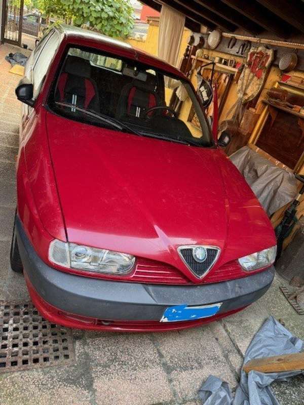 Rosso Usata 1999 Alfa Romeo 145 Due volumi | 3000 € (Ottimo prezzo) - Immagine 1/4