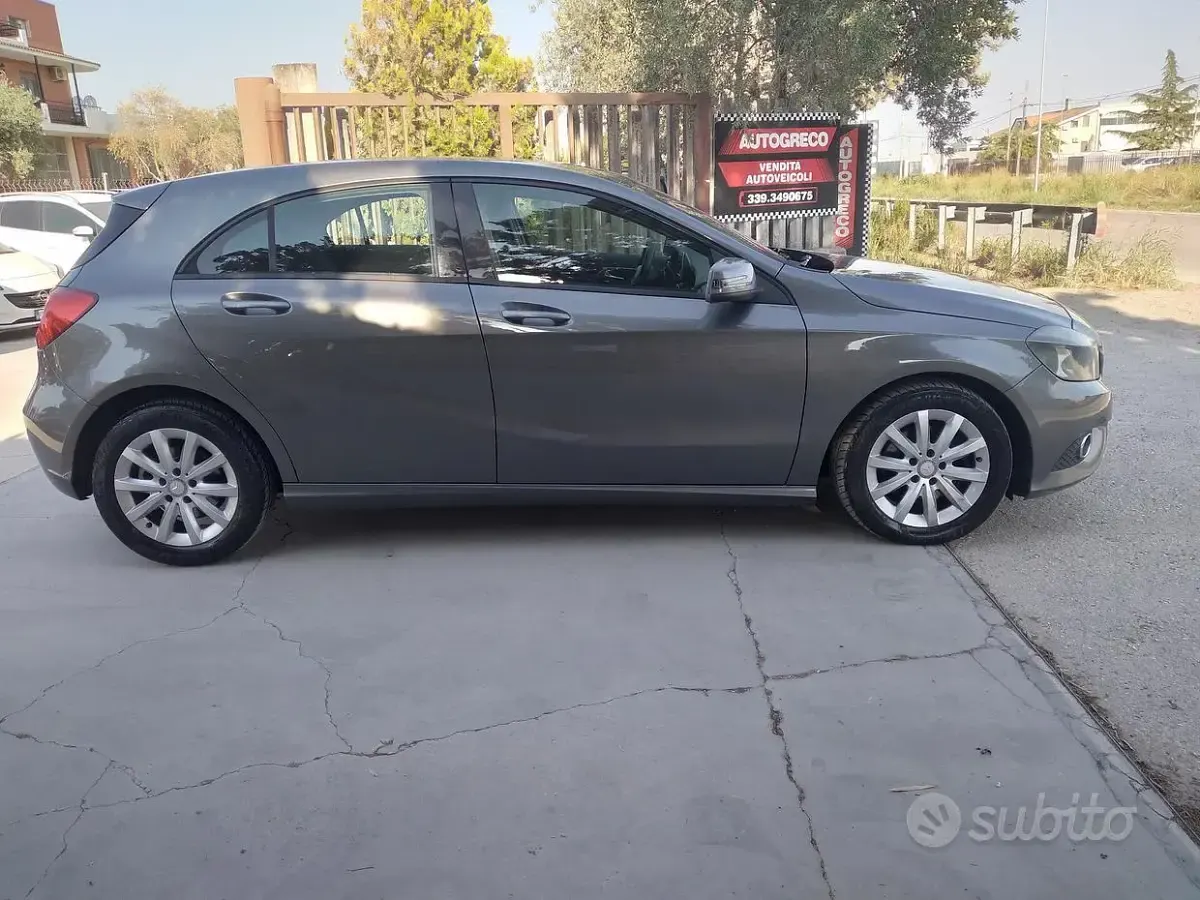 Usata Mercedes A200 Executive 136 CV (100 kW) 2013 Grigio Utilitaria