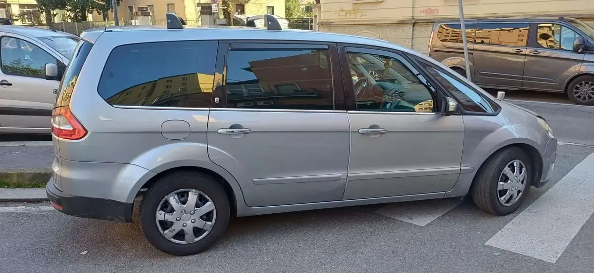 Usata Ford Galaxy Ghia 145 CV (106 kW) 2007 Monovolume