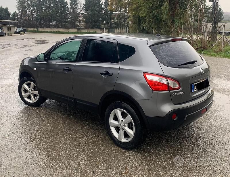 Usata Nissan Qashqai Tekna 110 CV (80 kW) 2013 Grigio SUV