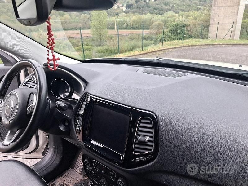 Usata Jeep Compass Limited 140 CV (102 kW) 2018 Bianco SUV