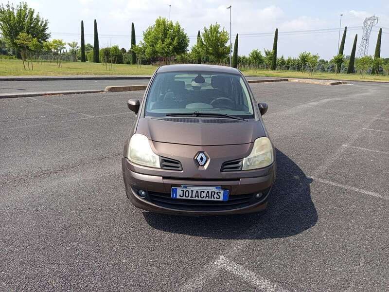 Marrone Usata 2011 Renault Grand Modus Monovolume | 2850 € (Buon prezzo) - Immagine 1/4