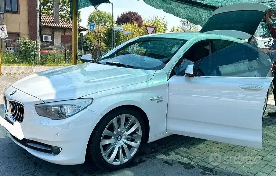 Usata BMW 530 245 CV (180 kW) 2011 Bianco Berlina