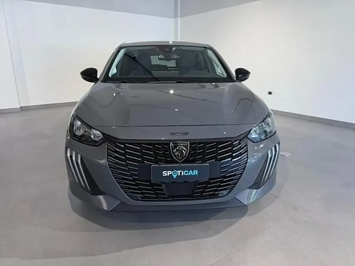 Usata Peugeot 208 Allure 101 CV (74 kW) 2025 Utilitaria