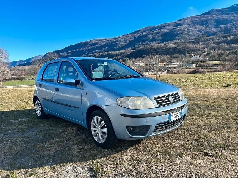 Usata Fiat Punto Emotion 2005 Blu Utilitaria
