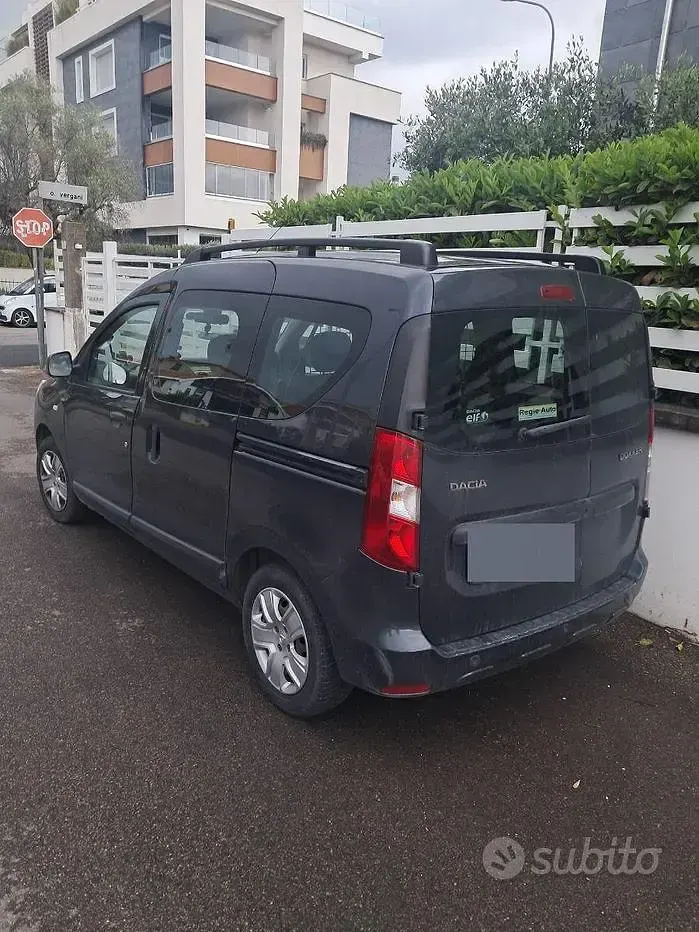 Usata Dacia Dokker 100 CV (73 kW) 2019 Grigio Monovolume