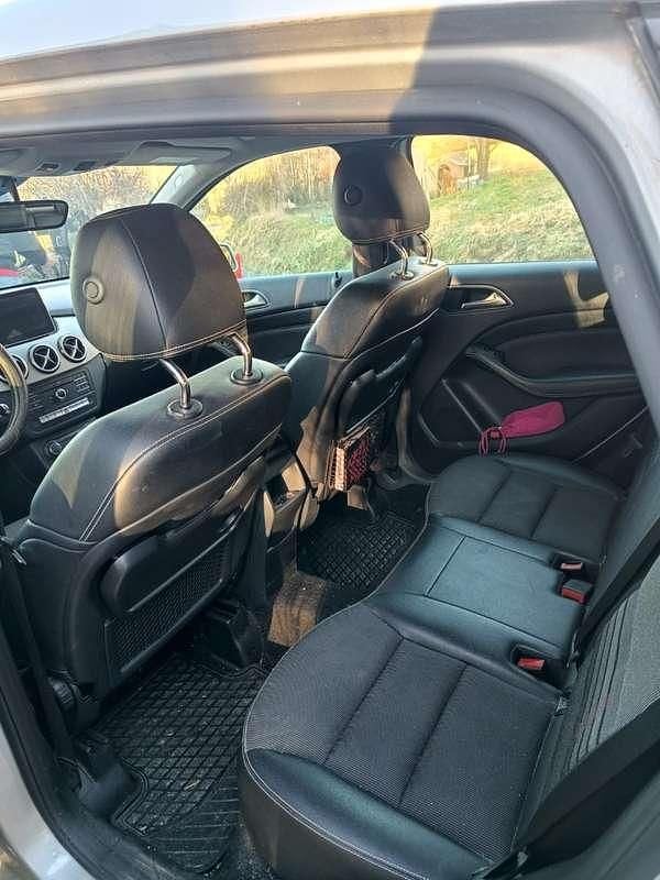 Usata Mercedes 180 109 CV (80 kW) 2016 Argento Berlina