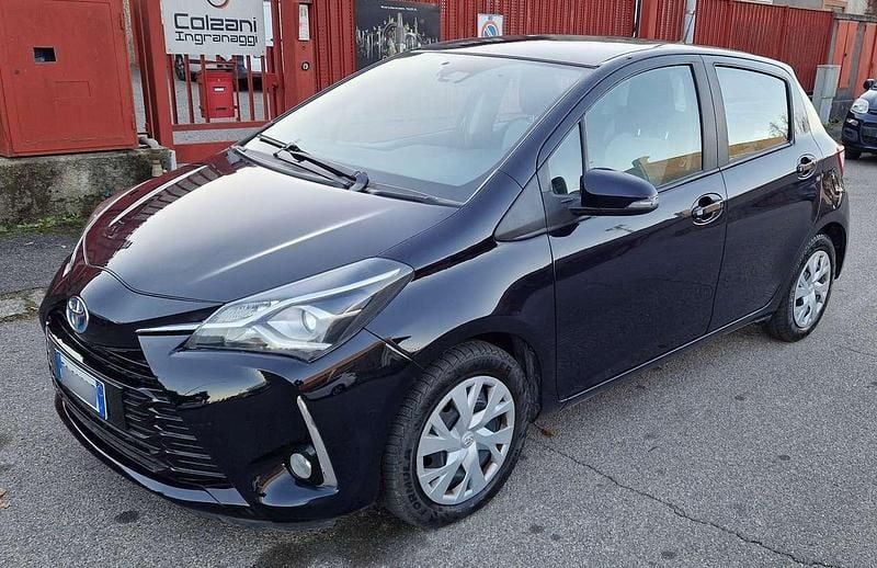 Blu/azzurro Usata 2019 Toyota Yaris Hybrid Business Edition Tre volumi | 10.900 € (Ottimo prezzo) - Immagine 1/4