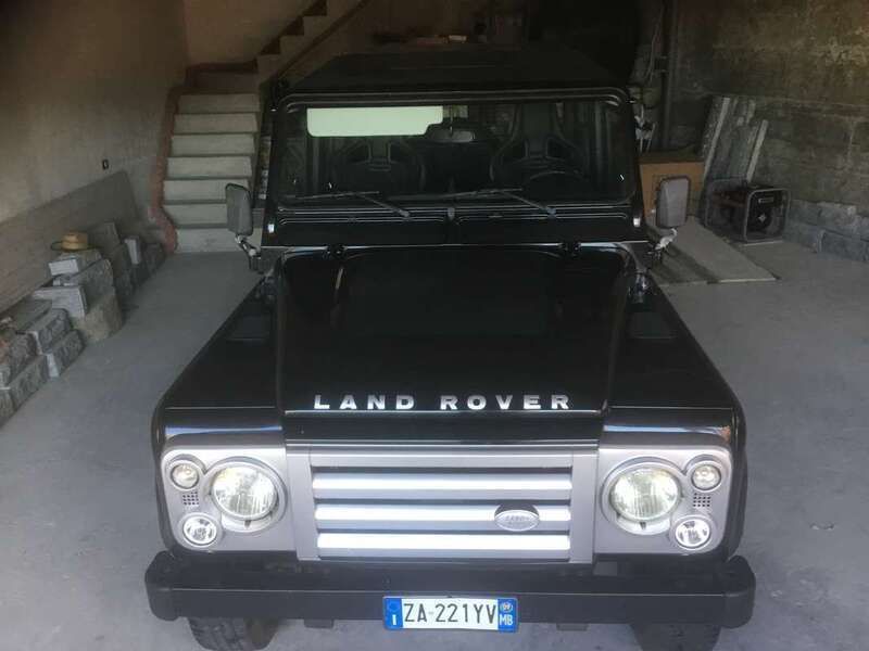 Usata Land Rover Defender SE 122 CV (89 kW) 2009 Nero SUV