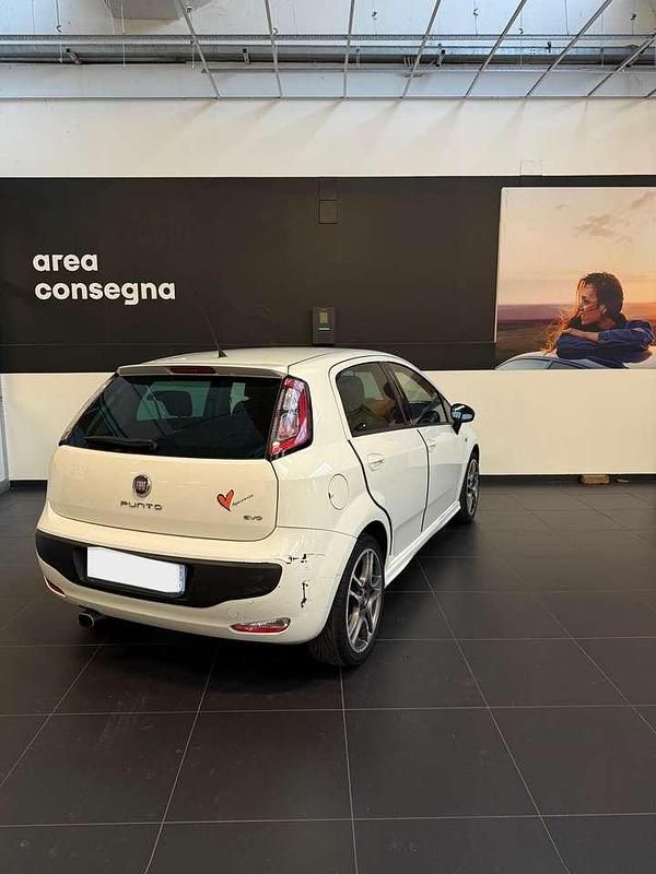 Usata Fiat Punto Evo Dynamic 105 CV (77 kW) 2010 Bianco Utilitaria