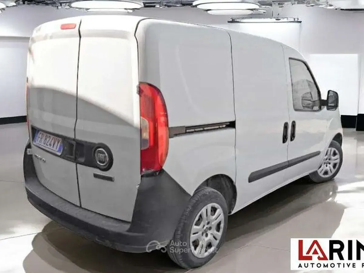 Usata Fiat Doblò 110 CV (80 kW) 2018 Bianco Monovolume