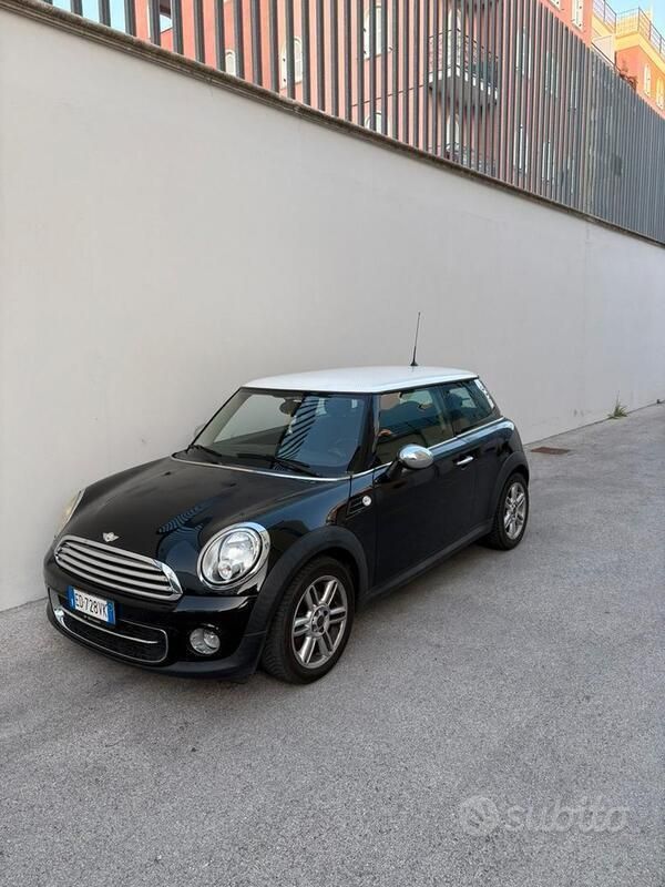 Nero Usata 2010 Mini Cooper D Due volumi | 5500 € (Buon prezzo) - Immagine 1/4