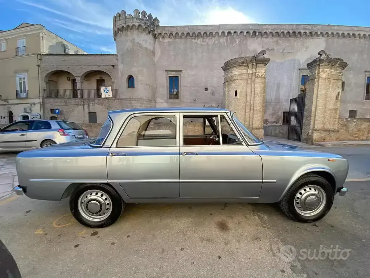 Usata Alfa Romeo Giulia 1300 Super 88 CV (64 kW) 1970 Grigio Berlina