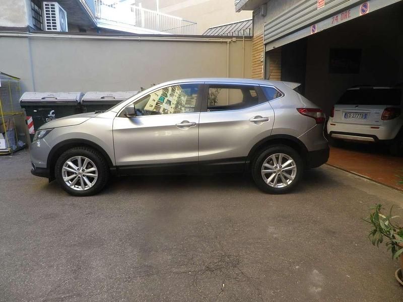 Usata Nissan Qashqai Acenta 116 CV (85 kW) 2015 Grigio SUV