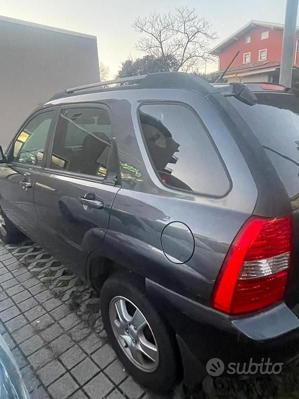 Usata Kia Sportage 140 CV (102 kW) 2008 Blu SUV