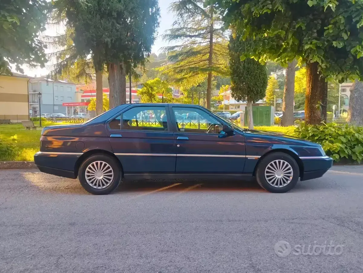 Usata Alfa Romeo 164 150 CV (110 kW) 1993 Bluazzurro Berlina